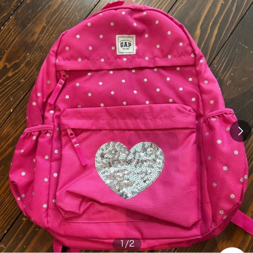 Gap backpack with sequence heart